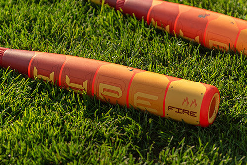 Frappez droit au but, grâce au bâton de baseball de Easton.